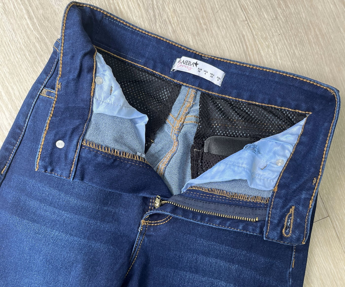Jeans Colombiano Realce 3D Tiro Alto 1051